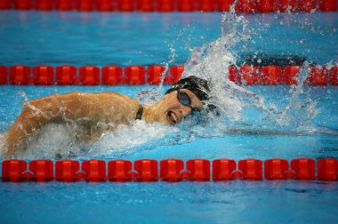 Olimpiyat şampiyonu ABD'li Katie Ledecky, Rio 2016 Olimpiyat Oyunları'nda Bayanlar 800 metre serbest te yarışıyor 