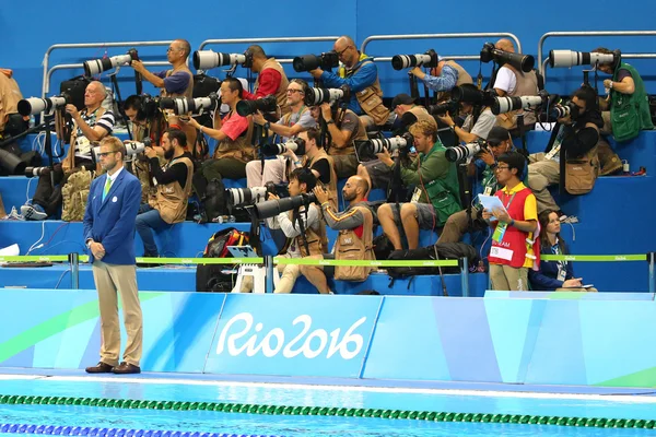 Sportfotografer skytte simning konkurrens på Olympic Aquatic Center under Rio 2016 olympiska spelen — Stockfoto