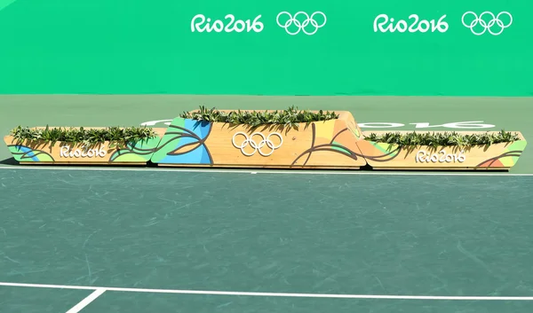 2016 리우 올림픽 마리아 에스더 부에노 코트에서 열린 테니스 여자 복식 결승 메달 시상식에서 메달 포디움 — 스톡 사진
