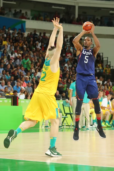 Il campione olimpico Kevin Durant del Team USA in azione alla partita di basket di gruppo A tra Team USA e Australia Foto Stock Royalty Free