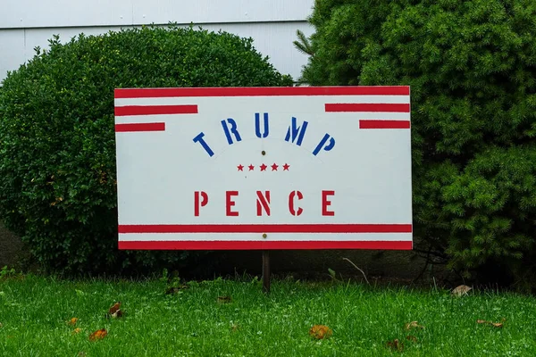 Oceanside New York October 2020 Trump Pence 2020 Lawn Sign — Stock Photo, Image