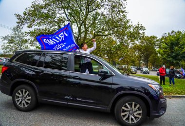 BrooKLYN, NEW YORK - 25 Ekim 2020: Başkan Trump destekçileri Brooklyn, New York 'taki Trump 2020 otomobil geçit törenine katıldı