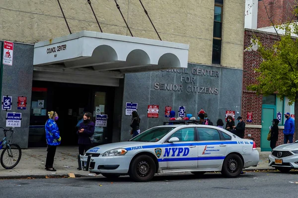 Brooklyn New York Oktober 2020 Lange Schlange Frühen Wahllokal Brooklyn — Stockfoto