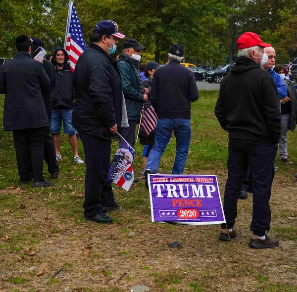 Brooklyn Nowy York Październik 2020 Zwolennicy Prezydenta Trumpa Uczestniczą Rajdzie — Zdjęcie stockowe