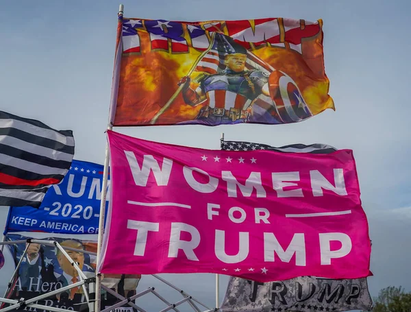 Brooklyn New York November 2020 Flags Support President Trump National — стокове фото