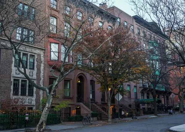 布洛克林 2020年11月29日 纽约市布鲁克林高地街区的褐石 布鲁克林高地 Brooklyn Heights 是纽约市布鲁克林区的一个富裕住宅区 — 图库照片