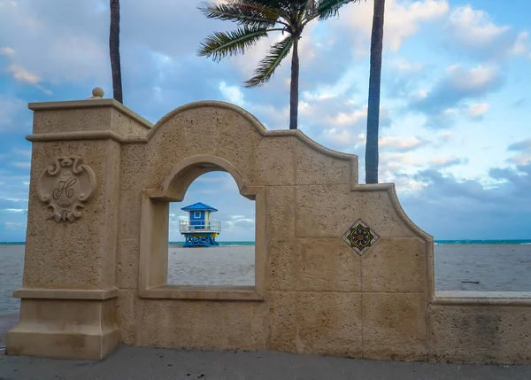 Hollywood Beach Lifeguard Station Sur Florida Paseo Marítimo Largo Playa — Foto de Stock