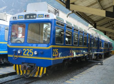 MACHU PICCHU, Peru - 3 Ekim 2016: Peru Picchu tren istasyonunda Peru tren istasyonu. Machu Picchu, 1983 yılından kalma hem kültürel hem de doğal UNESCO Dünya Mirası Bölgesi.