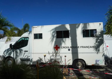 St. Barthelemy, Karayipler 'deki Saint Barthelemy Adası' nda Fransız Kızıl Haç 'ı tarafından yerel halk ve turistler için yapılan test alanı.