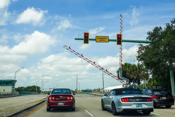 Palm Beach Gardens Florida April 2021 Pga Boulevard Draw Bridge — Φωτογραφία Αρχείου