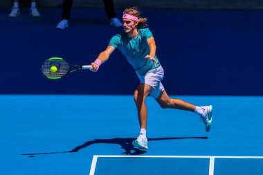 MELBOURNE, AUSTRALIA - 21 Ocak 2019: Yunan profesyonel tenisçi Stefanos Tsitsipas, Melbourne Park 'ta oynanan 2019 Avustralya Açık' ta oynanan çeyrek final karşılaşmasında