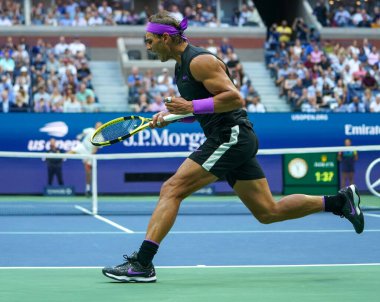 NEW YORK - 8 Eylül 2019 ABD Açık şampiyonu Rafael Nadal, New York 'taki Billie Jean King Ulusal Tenis Merkezi' nde Daniil Medvedev 'e karşı oynadığı final maçında