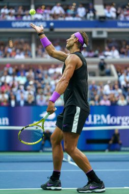 NEW YORK - 8 Eylül 2019 ABD Açık şampiyonu Rafael Nadal, New York 'taki Billie Jean King Ulusal Tenis Merkezi' nde Daniil Medvedev 'e karşı oynadığı final maçında