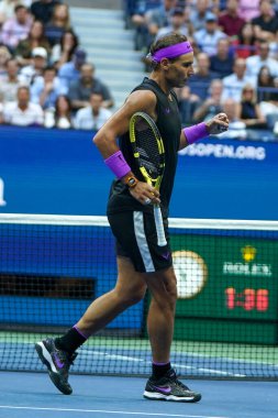 NEW YORK - 8 Eylül 2019 ABD Açık şampiyonu Rafael Nadal, New York 'taki Billie Jean King Ulusal Tenis Merkezi' nde Daniil Medvedev 'e karşı oynadığı final maçında