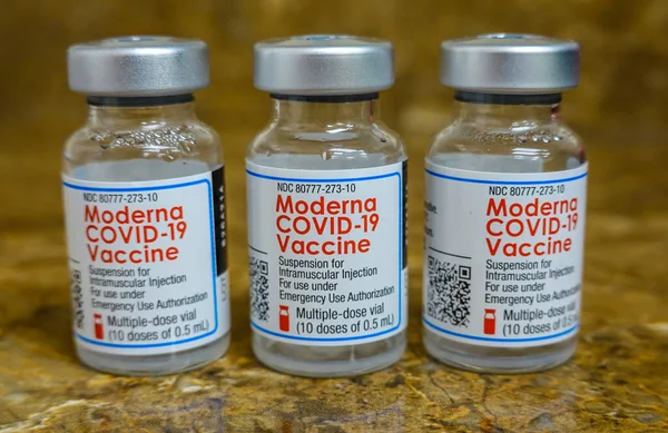 Brooklyn New York Května 2021 Moderna Covid Injekčních Lahviček Vakcínou — Stock fotografie
