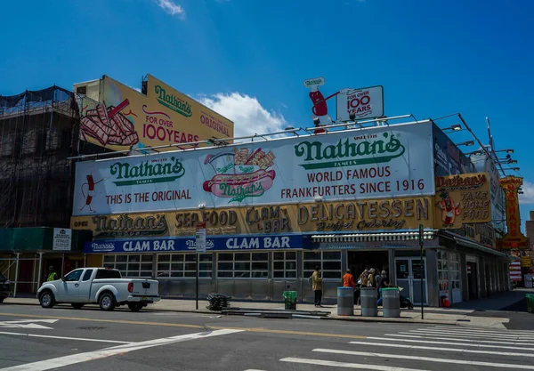 Brooklyn New York Mai 2021 Das Ursprüngliche Restaurant Nathan Coney — Stockfoto