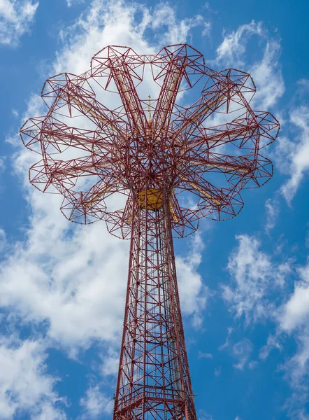 パラシュートジャンプタワー ブルックリンの有名なコニーアイランドのランドマーク — ストック写真