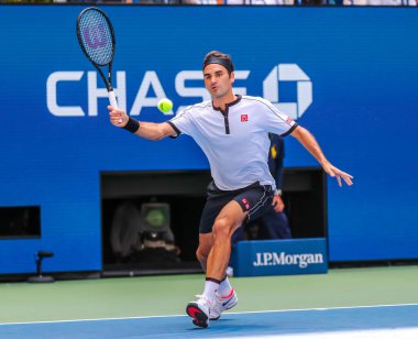 NEW YORK - 1 Eylül 2019 Grand Slam Şampiyonu Roger Federer, ABD 'nin New York' taki Ulusal Tenis Merkezi 'nde oynanan 2019 Amerika Açık turu 16.