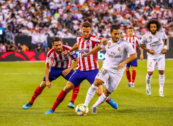 Doğu RUTHERFORD, NJ - 26 Temmuz 2019: MetLife Stadyumu 'nda oynanan 2019 Uluslararası Şampiyonlar Kupası' nda Atletico de Madrid ile oynanan maçta Real Madrid 'in 50. Real Madrid 3-7 yenildi