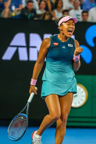 MELBOURNE, AUSTRALYA - 26 Ocak 2019: Grand Slam şampiyonu Japon Naomi Osaka, Melbourne Park 'ta oynanan 2019 Avustralya Açık' taki final karşılaşmasında 