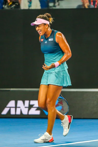 MELBOURNE, AUSTRALYA - 26 Ocak 2019: Grand Slam şampiyonu Japon Naomi Osaka, Melbourne Park 'ta oynanan 2019 Avustralya Açık' taki final karşılaşmasında 