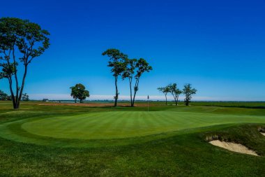 Yaz boyunca güzel golf sahası