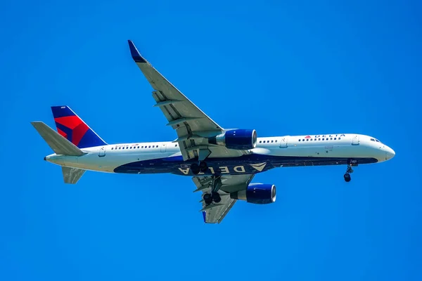New York June 2021 Delta Airlines Boeing 767 Descends Landing — Stock Photo, Image