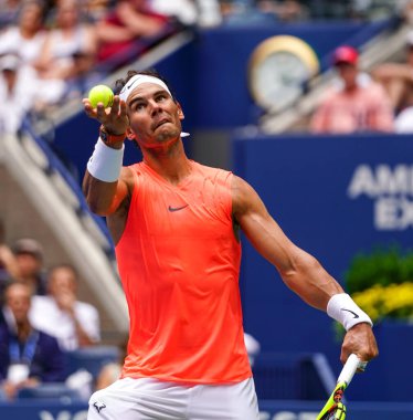 NEW YORK - 31 AĞUSTOS 2018 ABD Açık turu olan Billie Jean King Ulusal Tenis Merkezi 'nde oynanan 2018 Amerika Açık karşılaşmasında İspanya şampiyonu Rafael Nadal