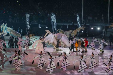 PYEONGCHANG, Güney Kore - 9 Şubat 2018: 2018 Kış Olimpiyatları Açılış Töreni. Olimpiyat Oyunları 2018, PyeongChang Olimpiyat Stadyumu 'nda renkli bir törenle resmen açıldı. 