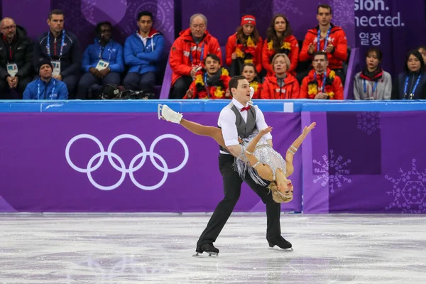 Gangneung Південна Корея Лютого 2018 Олімпійські Чемпіони Олена Савченко Бруно — стокове фото