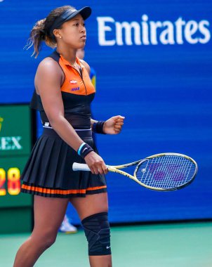 NEW YORK - 27 AĞUSTOS 2019: Japonya Grand Slam Şampiyonu Naomi Osaka, Billie Jean King Ulusal Tenis Merkezi 'nde oynanan ABD Açık ilk tur karşılaşmasının ardından zaferini kutladı