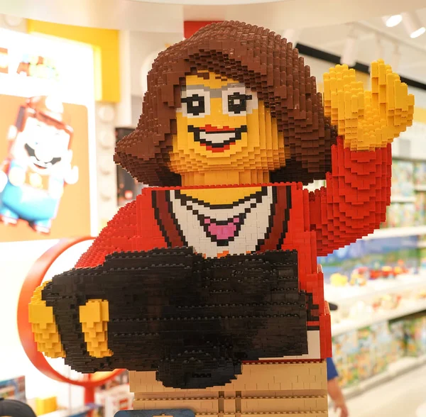 2021年7月22日 在曼哈顿第五大道新开的Lego旗舰店推出3D Lego车型 乐高是世界上深受孩子和收藏家欢迎的建筑玩具系列 — 图库照片