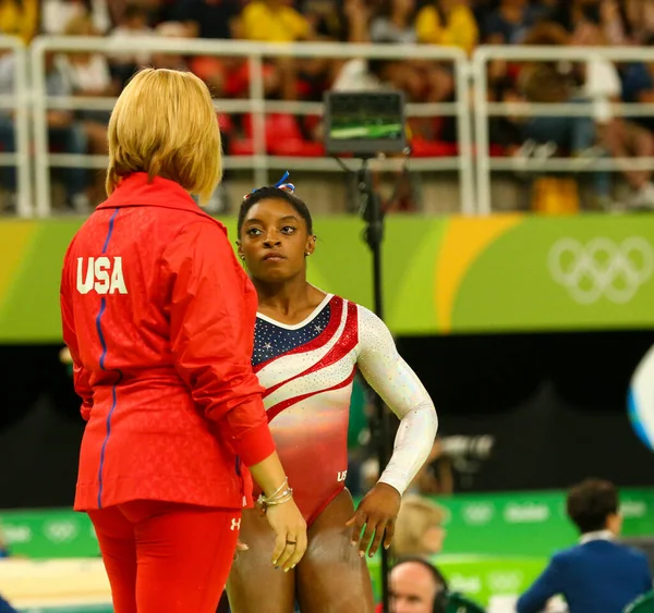 Rio Janeiro Brazil Sierpień 2016 Mistrzyni Olimpijska Simone Biles Stanami — Zdjęcie stockowe