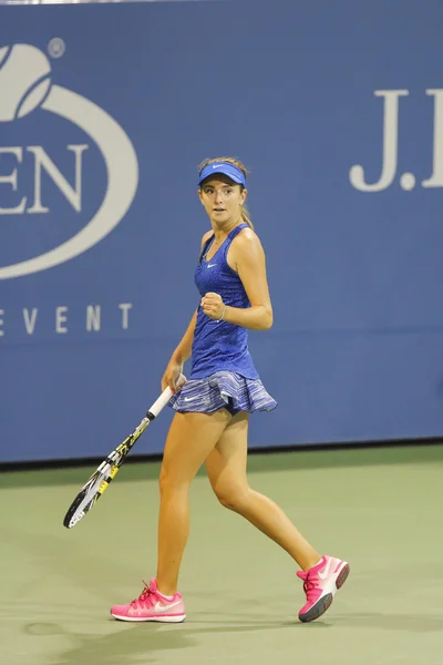 十五年旧网球选手凯瑟琳雏菊在第二轮比赛在我们打开 2014 — 图库照片