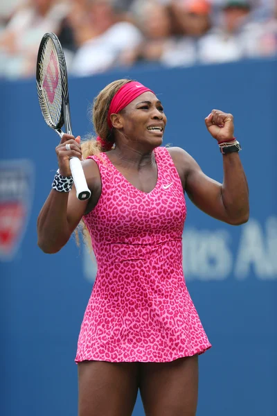 Campeã do Grand Slam Serena Williams durante a terceira rodada no US Open 2014 — Fotografia de Stock