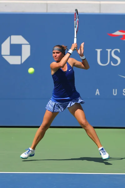 US Open 2014 girls junior finalist Anhelina Kalinina from Ukraine during final match at the Billie Jean King National Tennis Center — Stock Photo, Image