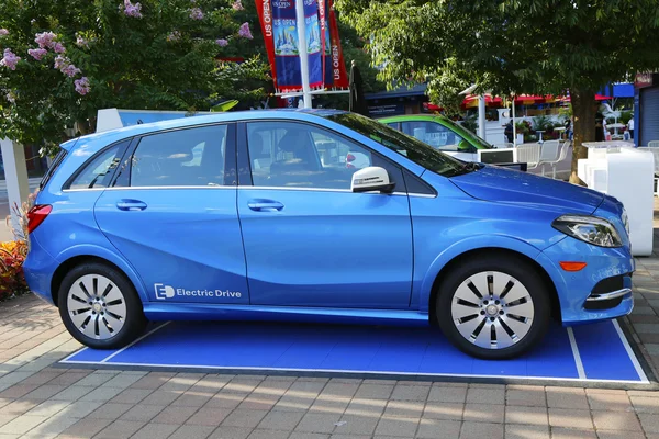 Mercedes-benz elektrische aandrijving auto bij nationale tennis center tijdens ons open 2014 — Stockfoto