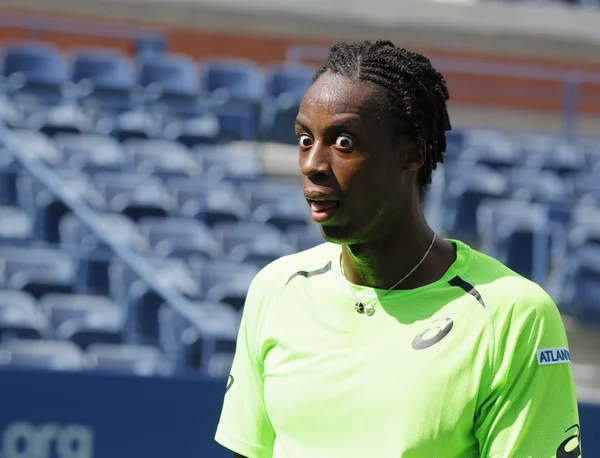 Profissional de tênis Gael Monfis pratica para US Open 2014 no Billie Jean King National Tennis Center — Fotografia de Stock