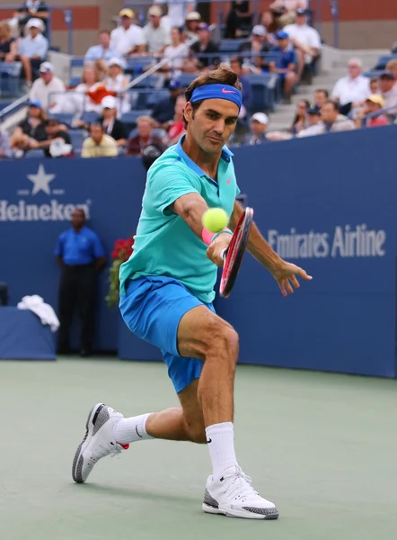 Sjutton gånger Grand Slam mästare Roger Federer under semifinal match på oss öppna 2014 — Stockfoto