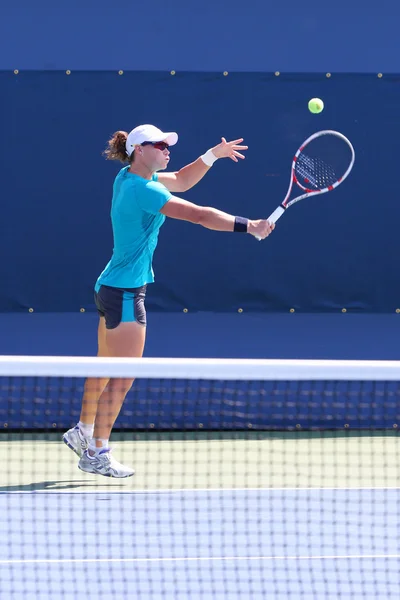 Samantha Stosur, campeona del Grand Slam, practica para el US Open 2014 —  Fotos de Stock