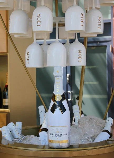 Moet and Chandon champagne presented at the National Tennis Center during US Open 2014 — Stock Photo, Image