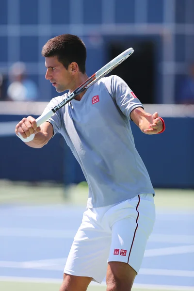 Seis veces campeón del Grand Slam Novak Djokovic practica para el US Open 2014 — Foto de Stock