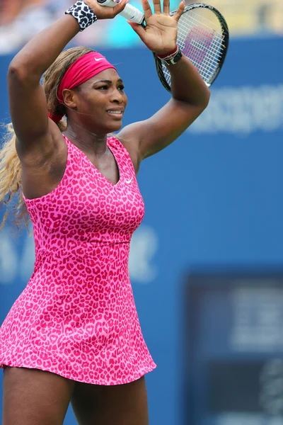 Grand-Slam-Siegerin Serena Williams beim Viertrunden-Match bei den US Open 2014 — Stockfoto