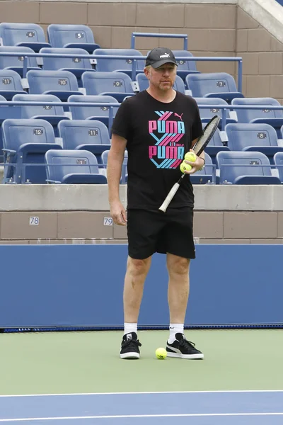 Seis vezes campeão do Grand Slam Boris Becker treinando Novak Djokovic para o US Open 2014 — Fotografia de Stock