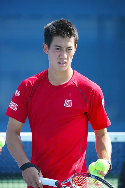 El tenista profesional Kei Nishikori practica para el US Open 2014 — Foto de Stock