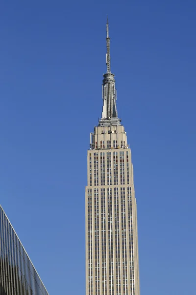 Empire state building på nära håll — Stockfoto