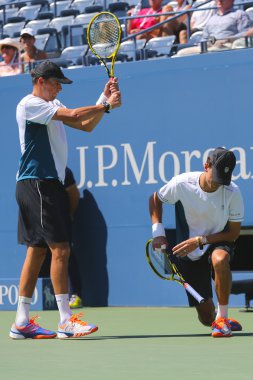 Billie Jean King Ulusal Tenis merkezi Grand Slam şampiyonu Mike ve Bob Bryan sırasında bize açık 2014 yarı final çiftler maç