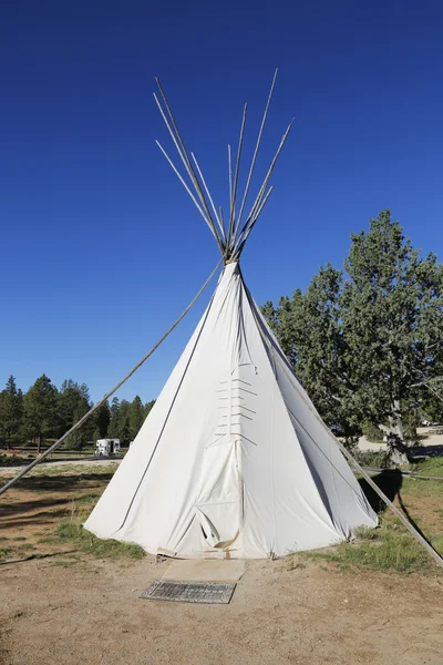 Teepee tradicional de América del Norte en RV Park cerca del Parque Nacional Zion, Arizona — Foto de Stock