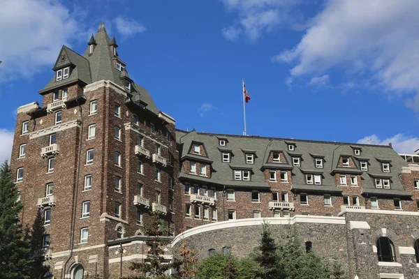 Banff Springs Hotel v kanadských Skalistých hor — Stock fotografie
