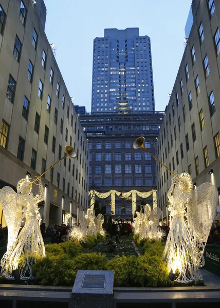Άγγελος Χριστούγεννα διακοσμήσεις στο Rockefeller Center στο κέντρο του Μανχάταν — Φωτογραφία Αρχείου